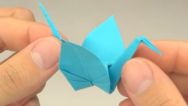 origami grulla paso a paso